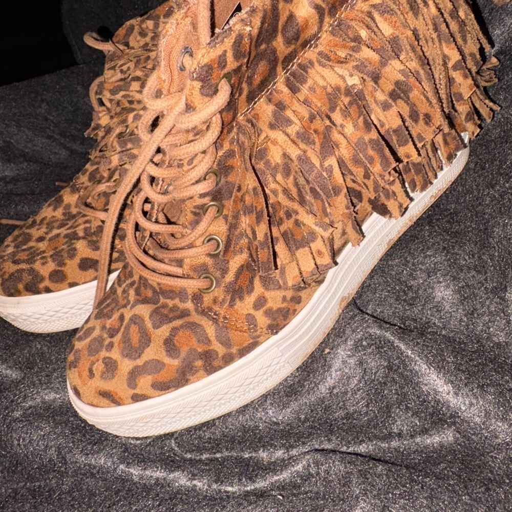 Women’s Leopard Print Fringe High-Top Sneakers Sz 8
